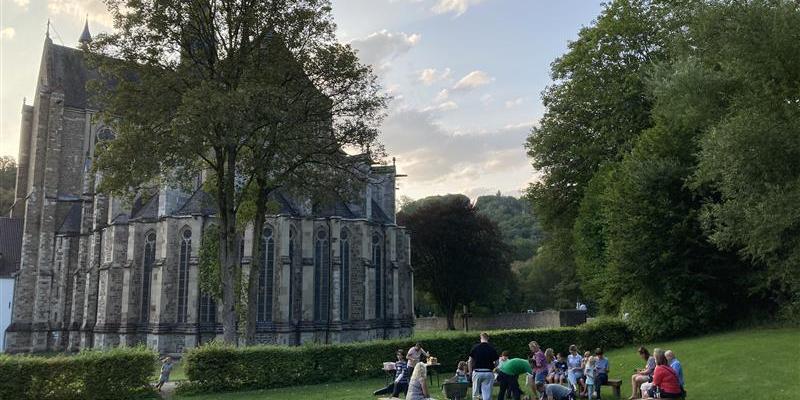 Haus Altenberg mit Gruppe